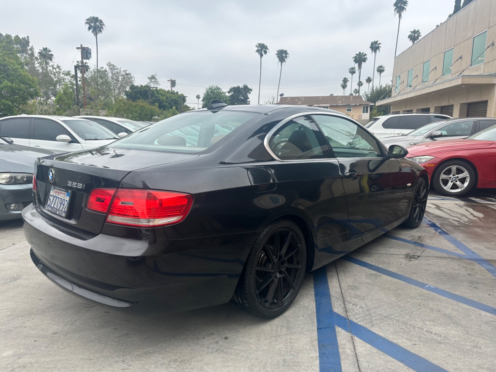 2007 Black /South African Safari BMW 3-Series Leather (WBAWV135X7P) with an Inline 6 engine, Maual transmission, located at 30 S. Berkeley Avenue, Pasadena, CA, 91107, (626) 248-7567, 34.145447, -118.109398 - 6 speed!!! this 2007 BMW 3-Series 328i Coupe looks and drives well. Looking for a reliable ride but struggling with bad credit? Our dealership has got you covered with our impressive selection of used vehicles, including the sleek and stylish 2007 BMW 328i Coupe 2D with a manual transmission. Thes - Photo #4